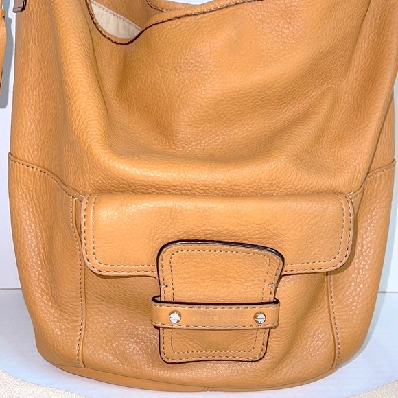 Tommy Hilfiger genuine leather handbag - Picture 5 of 13